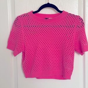 H&M// cropped short sleeve top// crochet// cotton// hot pink// women’s small